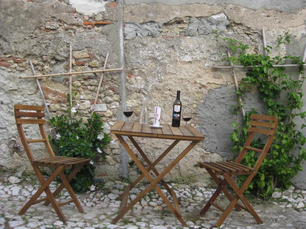 The Back Yard Nest Appartement Lissabon Kamer foto