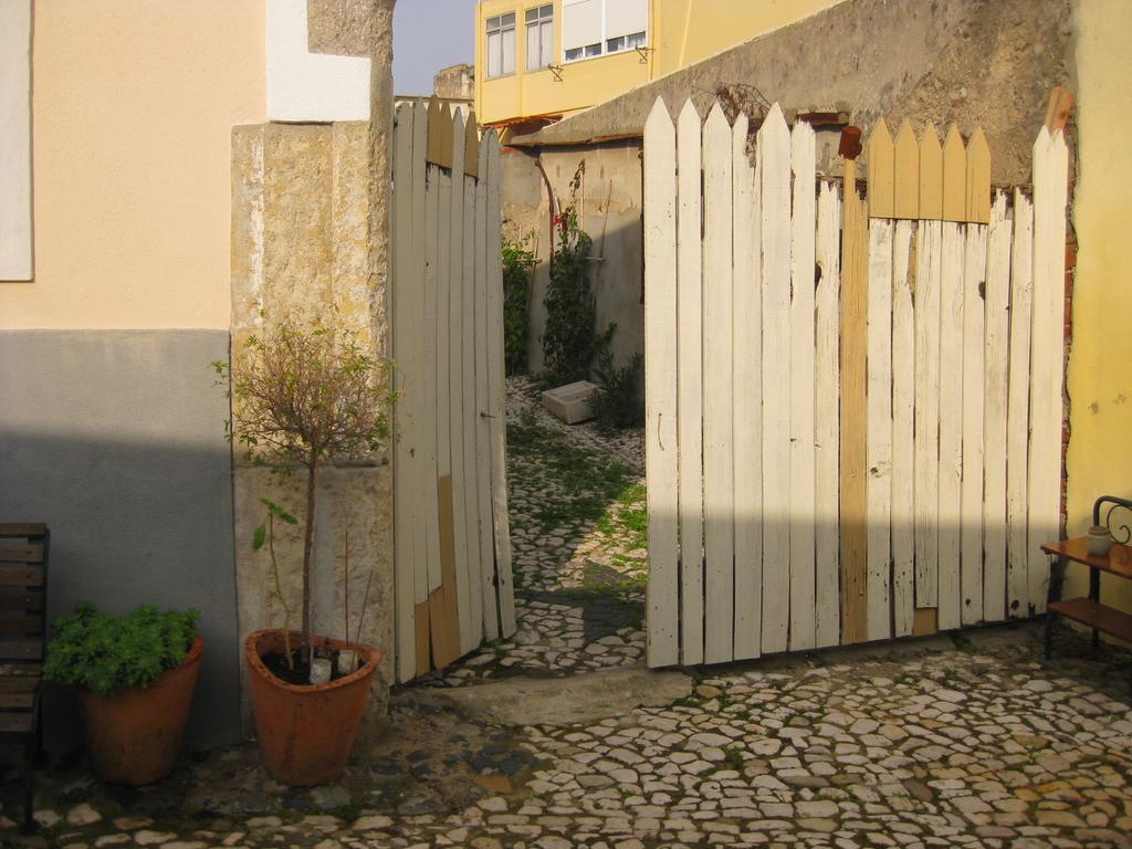 The Back Yard Nest Appartement Lissabon Kamer foto